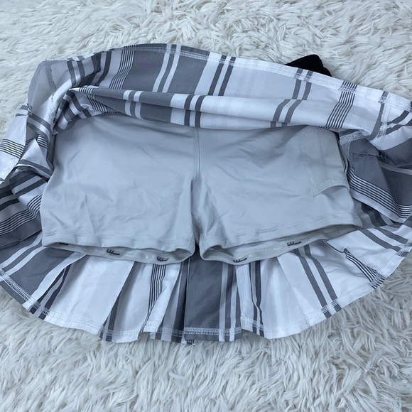 Lululemon Run: Pace Setter Skirt Groovy Stripe Nimbus / Black - Picture 3 of 7